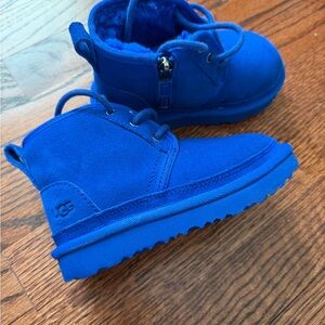 UGG Kids Blue Boots size 9 T, worn twice, amazing condition like New!!!
